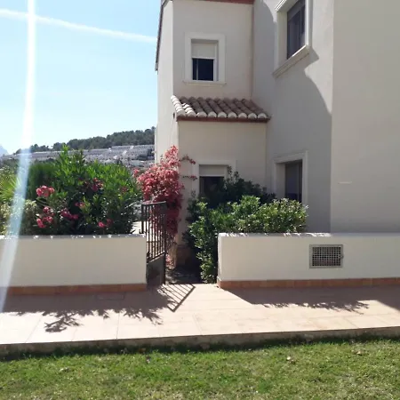 Pareado Con Jardin Y Vistas En * Calpe