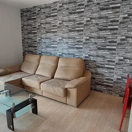 Pareado Con Jardin Y Vistas En Vakantiehuis