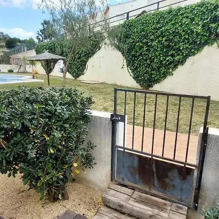 Pareado Con Jardin Y Vistas En Vakantiehuis