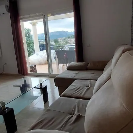 Pareado Con Jardin Y Vistas En 度假居