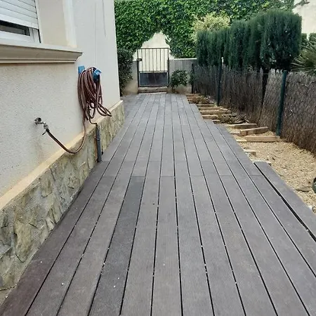 Pareado Con Jardin Y Vistas En 度假居 *