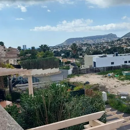 Pareado Con Jardin Y Vistas En 度假居 *
