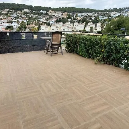 Pareado Con Jardin Y Vistas En 度假居